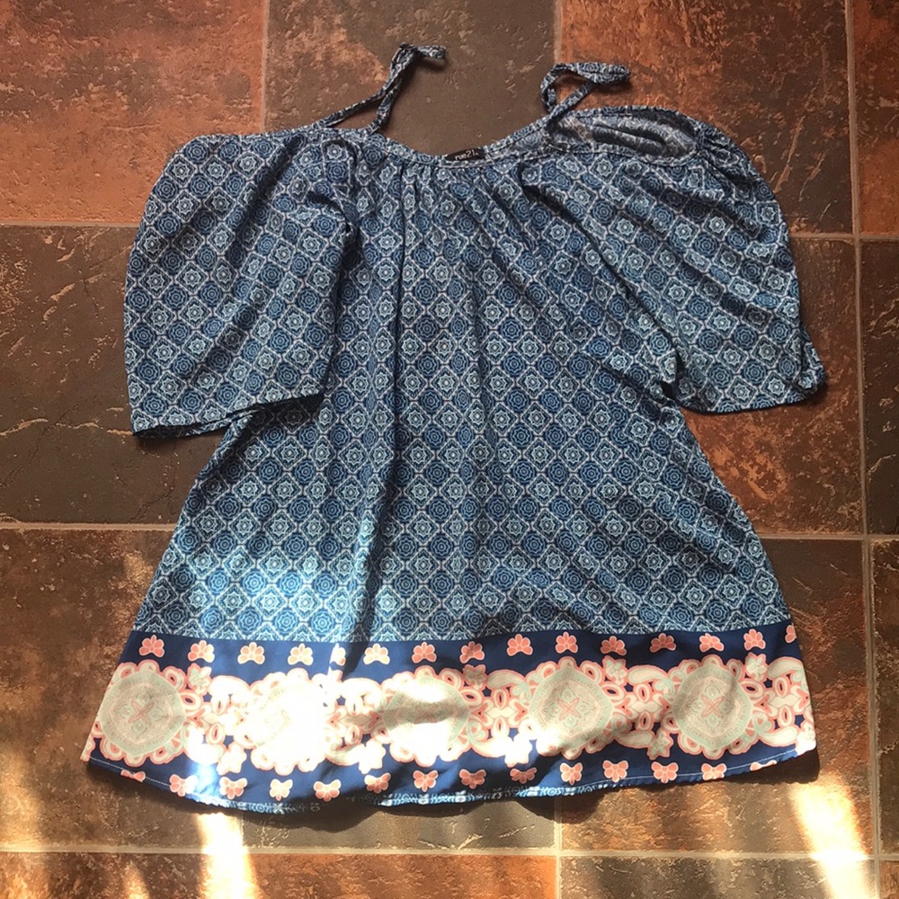 Straps blue dress